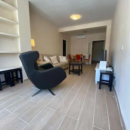 Delfin Avenida Ha Apartmán *