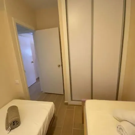 Delfin Avenida Ha * Cádiz