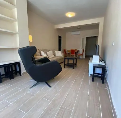 Delfin Avenida Ha Apartment *