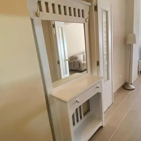 Delfin Avenida Ha * Кадіс