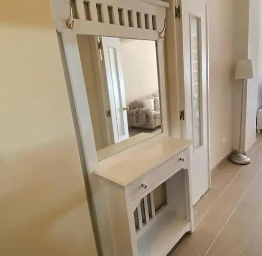 Delfin Avenida Ha * Кадіс